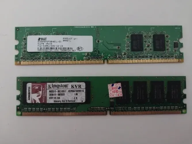 Kit Memórias RAM DDR2 667 MHz - 1 GB Kingston + 512 MB SMART