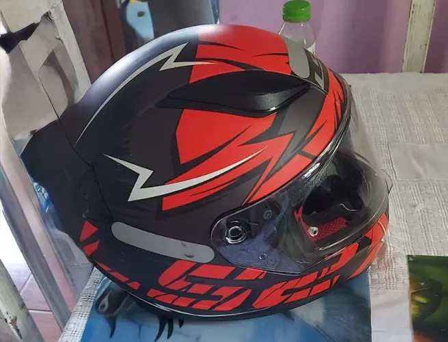 Capacete usado 2x sem caixa . N56
