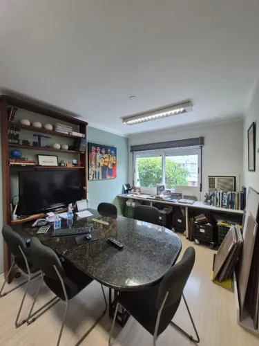 Aluga-se andar comercial 90m² 2 banheiros 1 vaga Bairro Rio Branco R$ 3.500,00