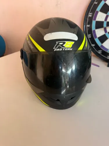 Capacete semi novo 170.00