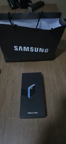 Samsung Galaxy Z Flip6