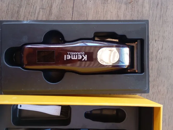 Máquina de cortar cabelo profissional Kemei
