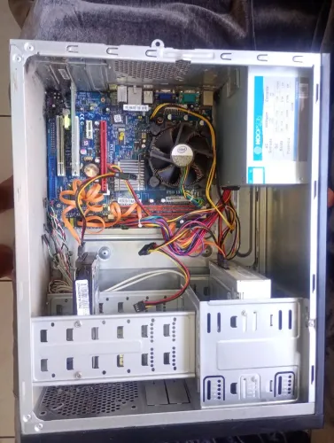 CPU CCE Intel com HD 500GB - Com defeito, Completo por dentro