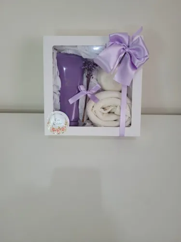 Promoção. Presente com hidratante e sabonete Natura. Aniversário. Cestas de Presentes.