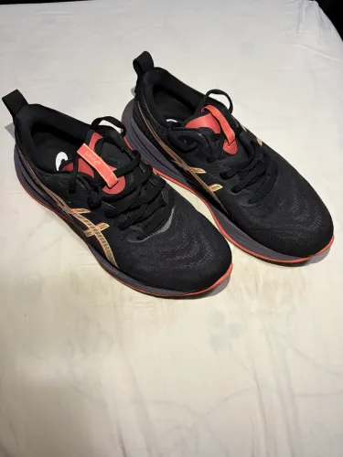 Tênis Asics tam 40
