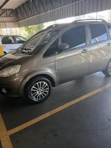 Fiat Idea Attractive 1.4 Fire Flex 8V 5P 2012