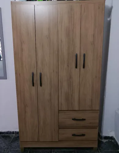 Vende-se guarda-roupa