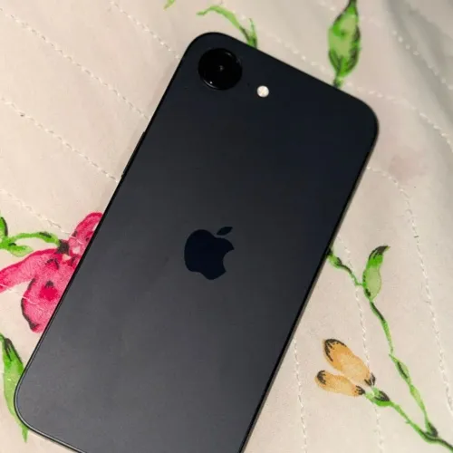 iPhone 16e