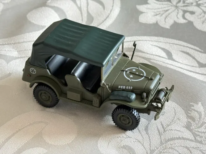 Coleção - Carros de Serviço - Jeep Exército