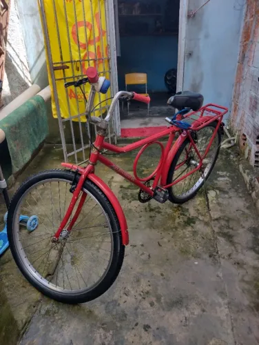 Bike Monark aro 26 muito linda e boa para o seu trabalho 