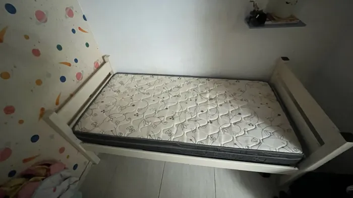 Cama e colchão