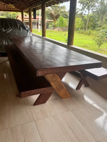 Mesa de madeira de 3 metros 20 centímetros