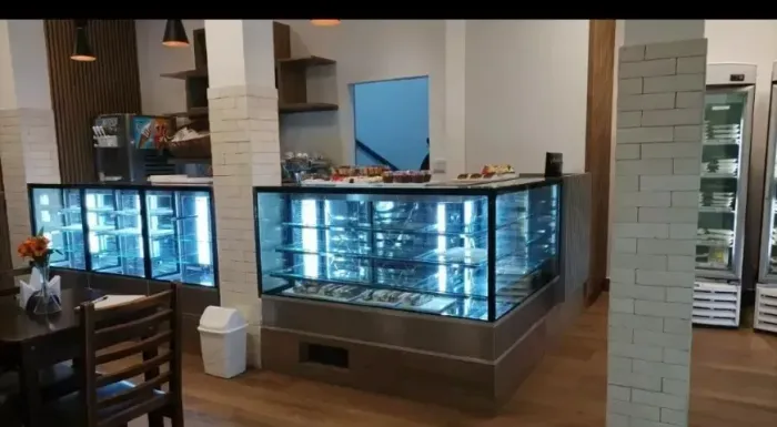 VITRINE REFRIGERADA SOB MEDIDAS