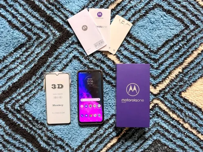 Motorola one zoom
