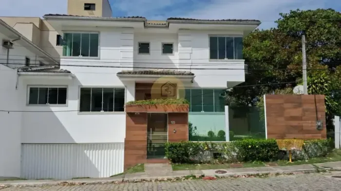 Imóvel para aluguel tem 240 metros quadrados com 5 quartos em Cancela Preta - Macaé - RJ