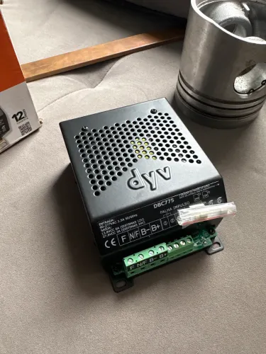 Carregador de Bateria Dyv DBC775 BIVOLT