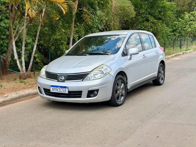 Nissan Tiida S 1.8/1.8 Flex 16V Mec. 2012