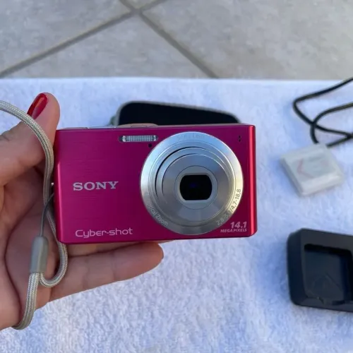 Sony Cyber-shot 14.1 MP - Rosa Pink ?<br>Modelo DSC-W320, estilo retrô.