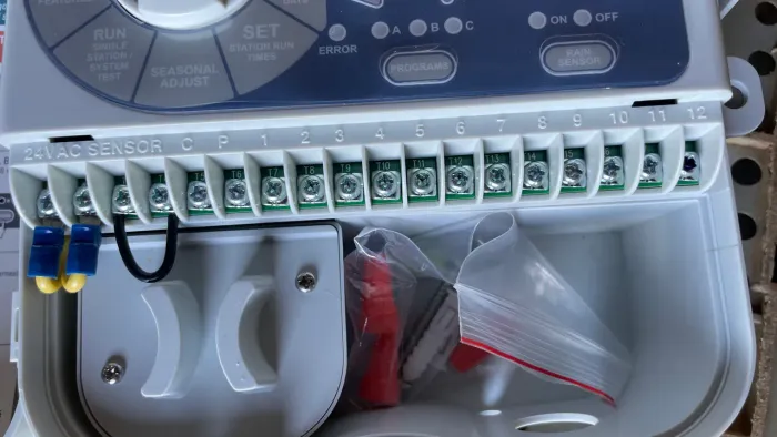 Kit irrigação acionador, válvula elétrica, tubulação pvc 2? e mangueira de gotejo