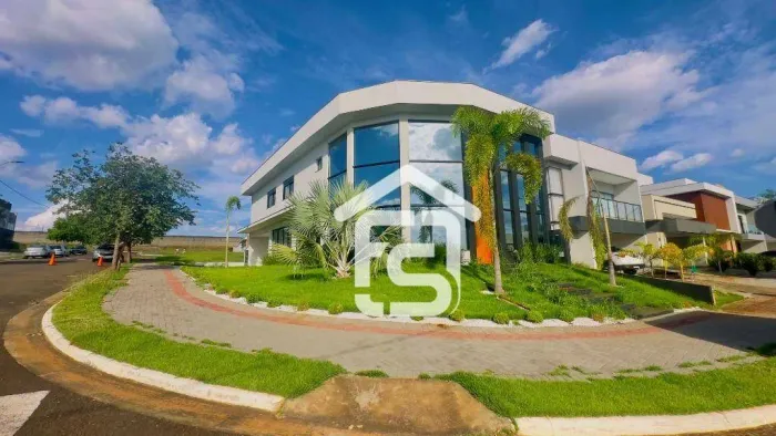 Casa de luxo com piscina no Parque Tauá 3 suítes e garagem pra 4 carros