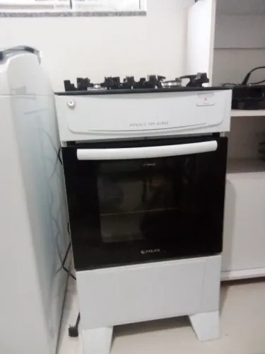 Vendo fogão ótimo estado de conservação.. automático 
