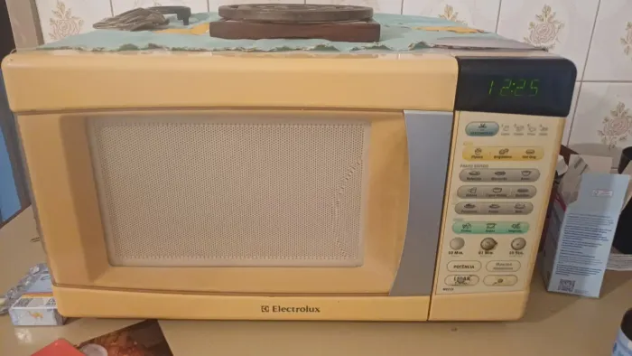 Micro-ondas Eletrolux Usado funcionando