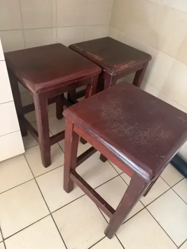 Vendo banco de madeira