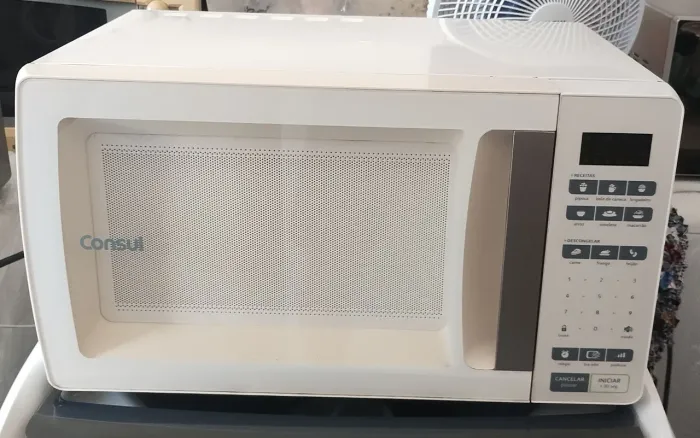 VENDO ESSE MICRO-ONDAS CONSUL 32 LITROS BEM CONSERVADO