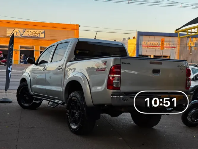 Toyota Hilux CD D4-d 4X4 3.0 TDI Dies. Mec. 2013