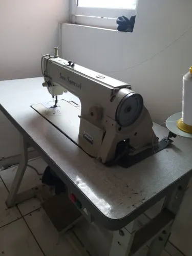 Máquina de Costura reta Industrial