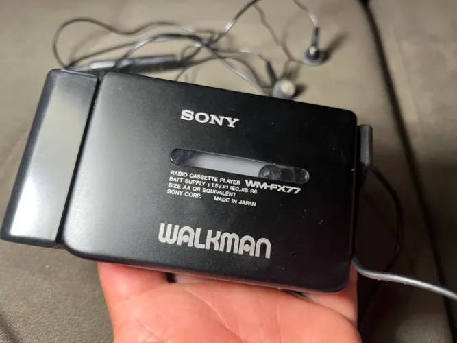 Sony Walkman modelo WM-FX77