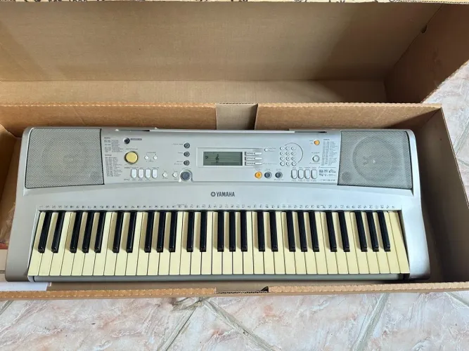 Teclado Yamaha PSR e303