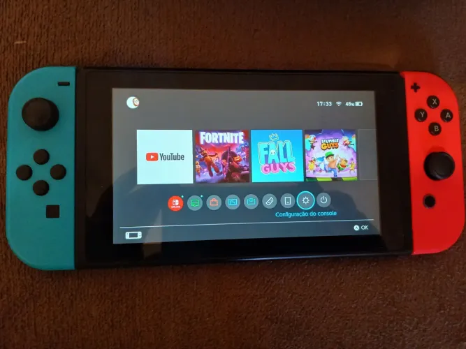 Nintendo Switch Semi-Novo - Excelente Estado (Com Case)