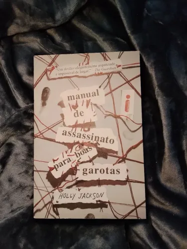 Livro Manual de Assassinato para boas Garotas