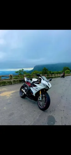 Triumph Daytona 675R - Impecável e Pronta para Rodar!