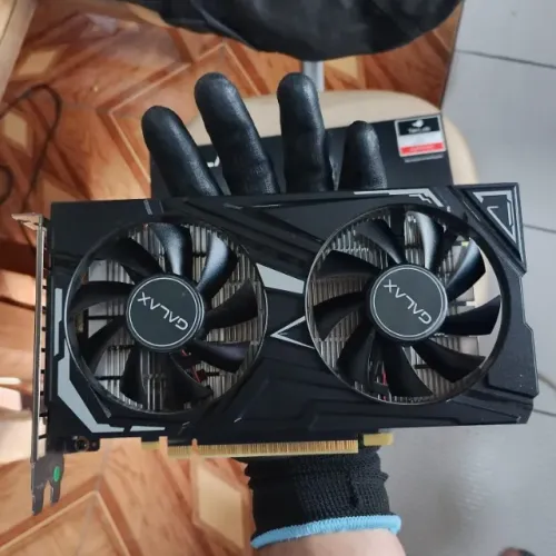 Placa de Vídeo Gtx 1650 4gb Nvidia Galax