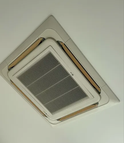 AR CONDICIONADO K7 LG
