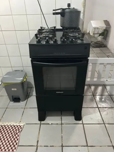 Fogão menos de 1 ano de uso