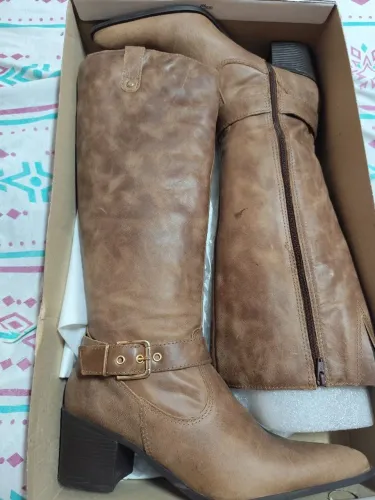Bota cano alto couro Nova