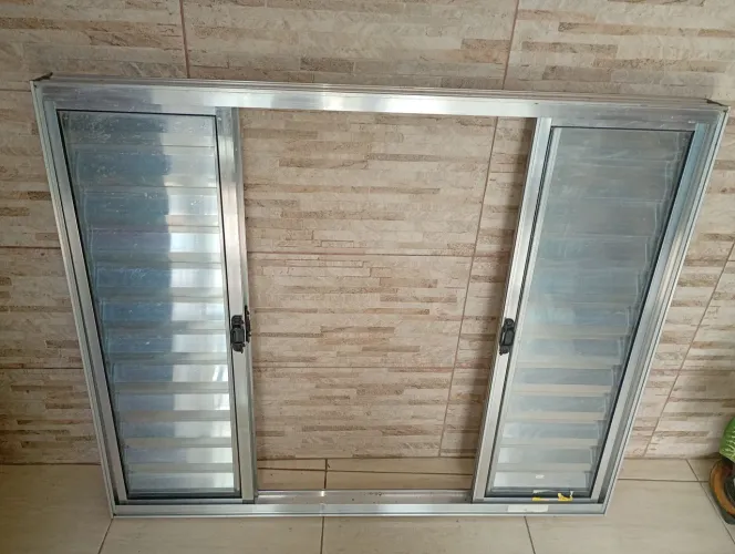 Vendo 3 janelas de alumínio novas