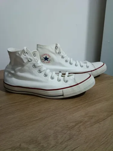 Tênis ALL STAR n. 42 R$ 120,00