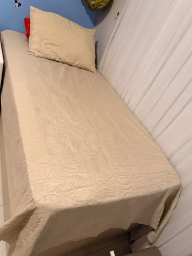 Vendo Colchão e cama-baú super conservada