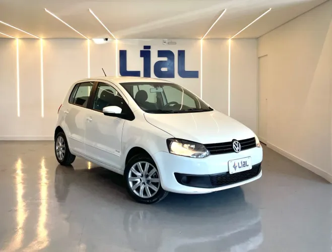 Volkswagen Fox 1.6 MI Total Flex 8V 5P 2013
