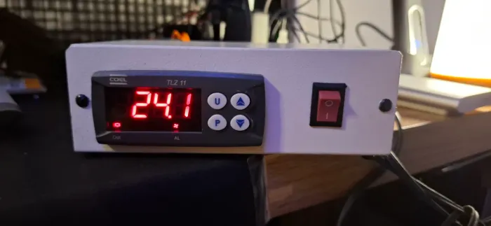Controlador de Temperatura COEL TLZ 11 c/ Caixa e Tomadas (Cerveja/Aquário)