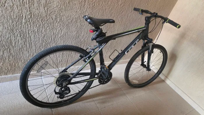 Montain Bike GT aro 26