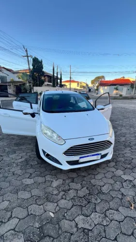 Ford Fiesta 1.6 16V Flex Aut. 5P 2014