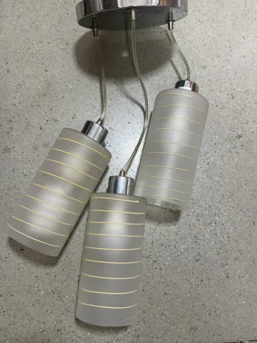 Lustre com três pendentes 