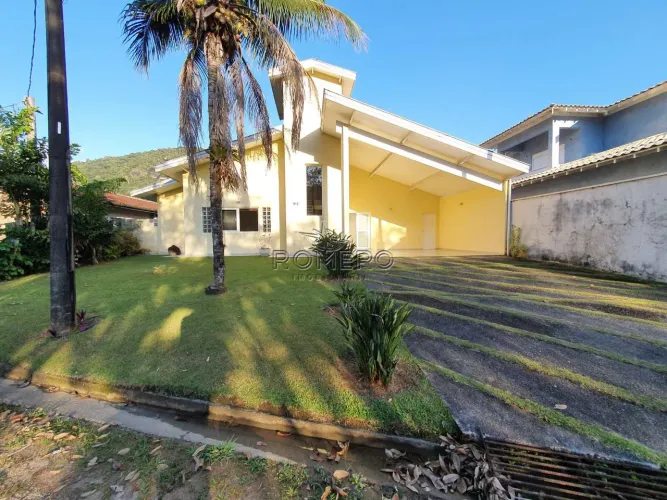Casa com 3 quartos, Recanto Lagoinha, Ubatuba - R$ 3 mi, Cod: 2229
