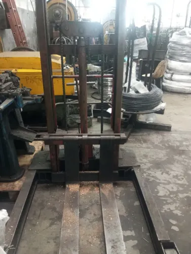 Vendo empilhadeira hidráulica manual