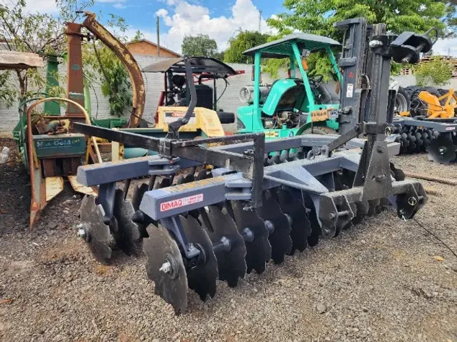 Grade Niveladora Manual Pesada Tramontini Gnvm, 28 discos, Nova.